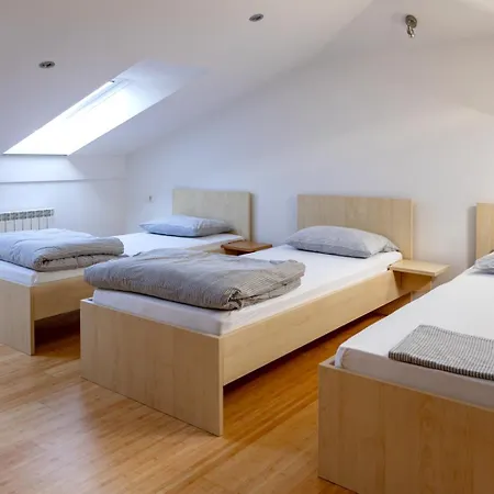 Spelca Nočitev z zajtrkom Pivka